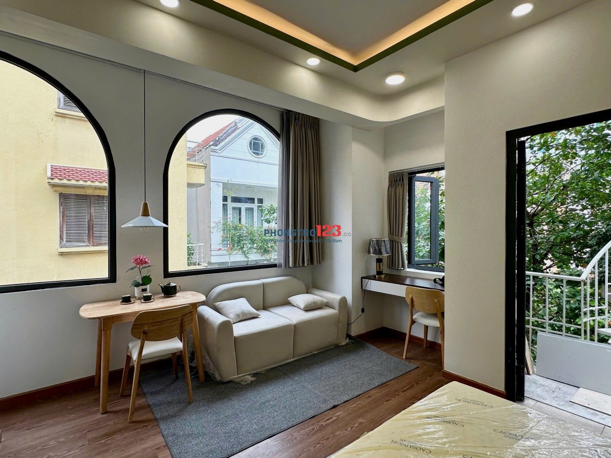 FULL NỘI THẤT TÁCH BẾP NHIỀU CỬA SỔ TRỜI RỘNG NGUYỄN TRỌNG TUYỂN TRUNG TÂM PHÚ NHUẬN