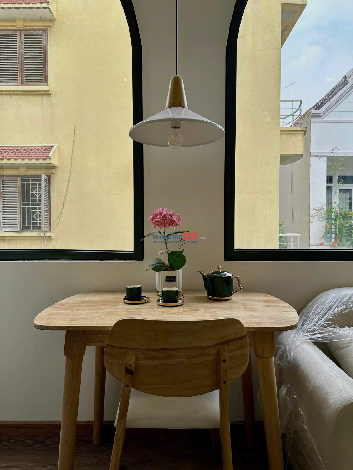 FULL NỘI THẤT TÁCH BẾP NHIỀU CỬA SỔ TRỜI RỘNG NGUYỄN TRỌNG TUYỂN TRUNG TÂM PHÚ NHUẬN