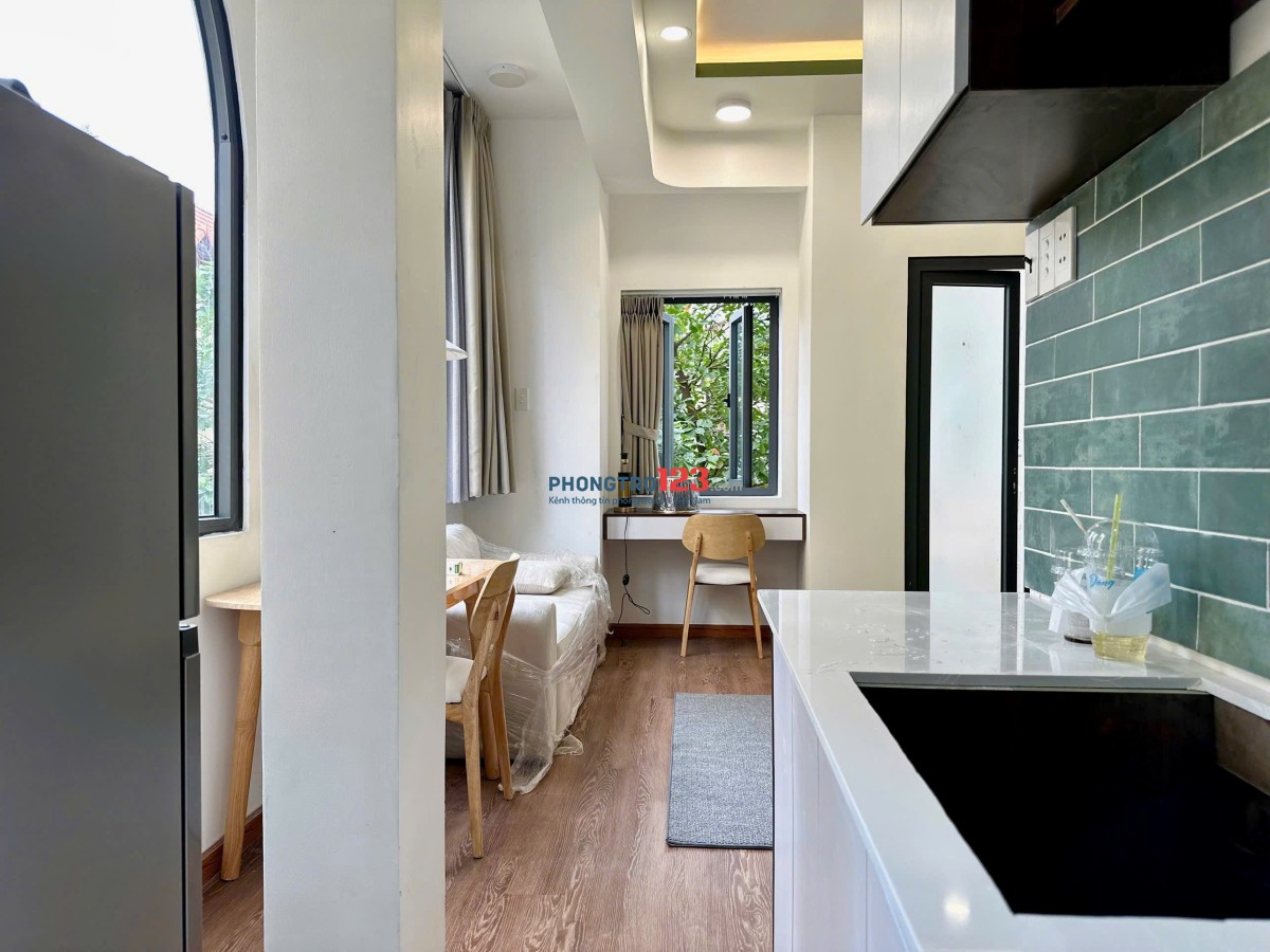 FULL NỘI THẤT TÁCH BẾP NHIỀU CỬA SỔ TRỜI RỘNG NGUYỄN TRỌNG TUYỂN TRUNG TÂM PHÚ NHUẬN