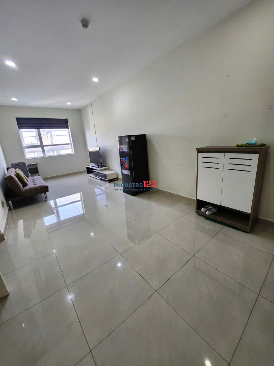 Chung cư Central, Phạm Văn HAi, TB: 2p ngủ, căn góc, 12,5tr/th