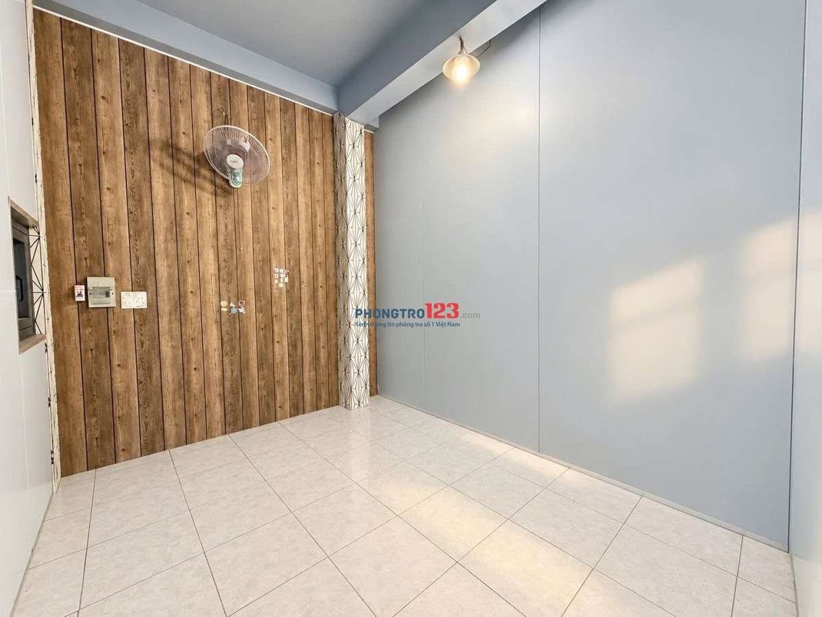 Căn hộ 2PN tách bếp, có phòng khách rộng, dt 70m2 ngay Khu Dân Cư Vĩnh Lộc Bình Tân 5,2tr/ tháng