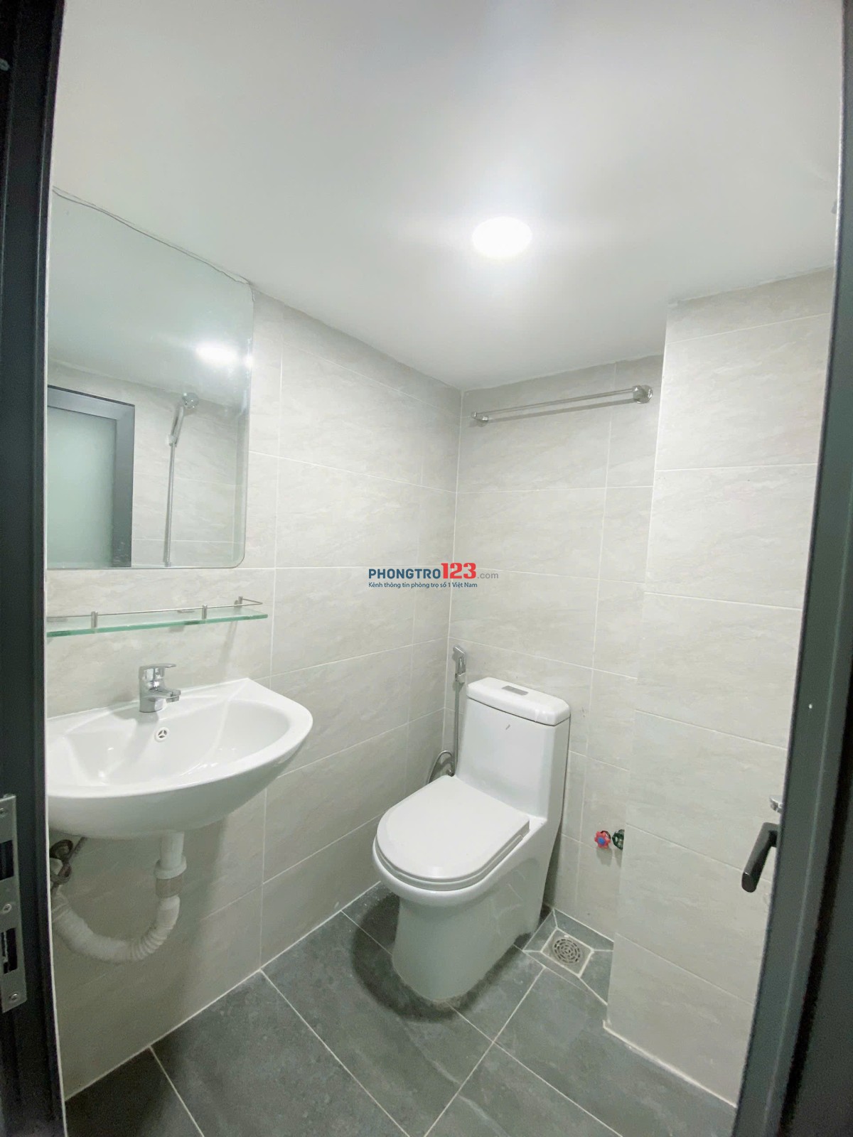 Cho thuê phòng gác lửng, ban công lớn, nuôi pet – Phan Văn Trị, Bình Thạnh | Gần VLU, IUH, UEF, FTU2