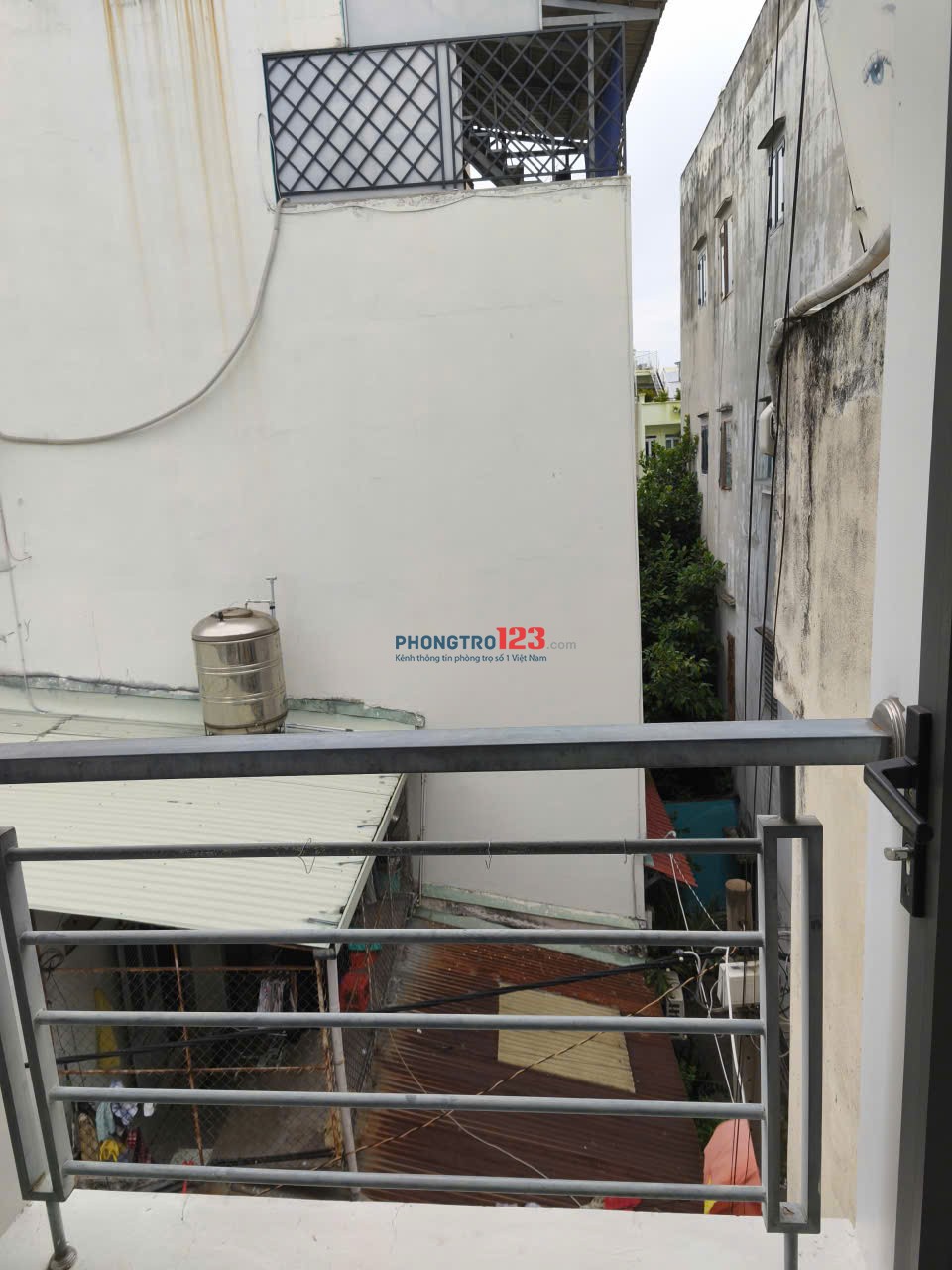 TÌM 1 NỮ NHƯỢNG LẠI CHỖ Ở GHÉP – TRUNG TÂM PHÚ NHUẬN (Giờ giấc tự do – Xách vali vào ở ngay)