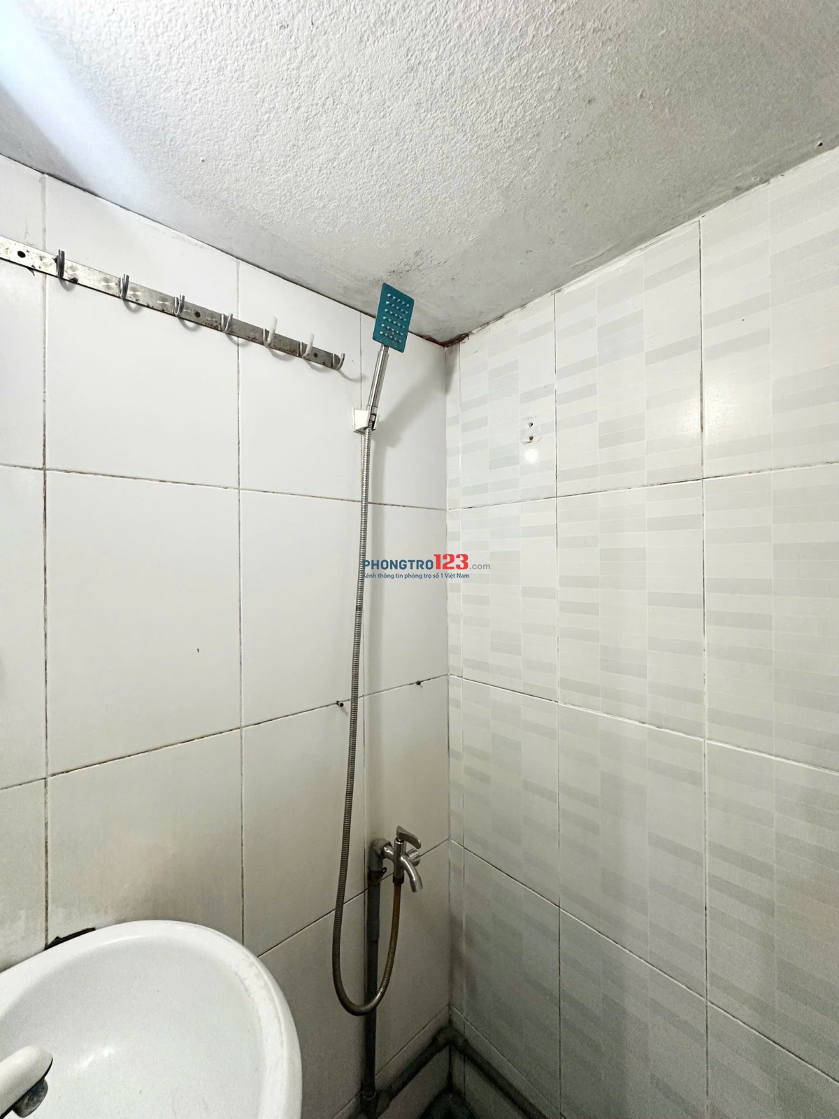 Còn 1 phòng giá siêu rẻ tại quận 10 giống hình