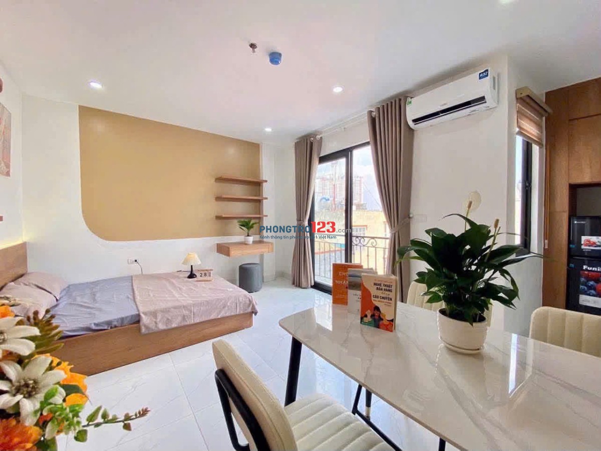 PHÒNG MỚI XÂY GIÁ TỐT HOÀNG HOA THÁM_FULLNỘI THẤT_BAN CÔNG_GẦN ETOWN CỘNG HOÀ