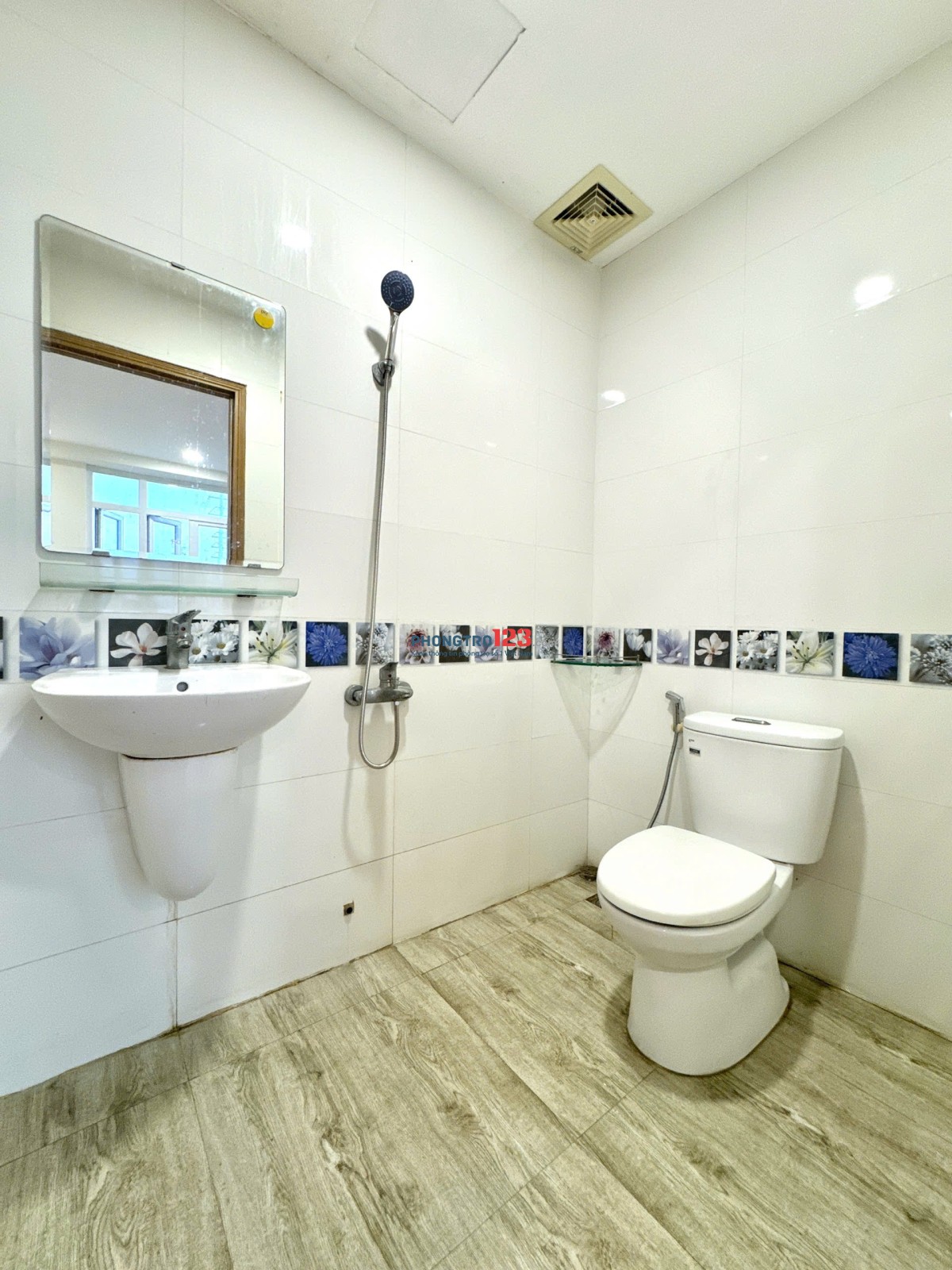 Khai trương dự án mới thoáng, an ninh gần bến xe