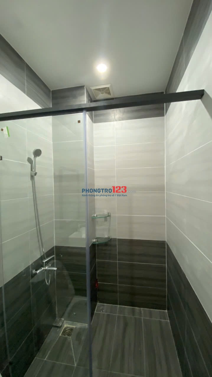 CHO THUÊ CĂN HỘ STUDIO CỬA SỔ TO - UNG VĂN KHIÊM (SÁT ĐẠI HỌC HUTECH & NGÃ TƯ HÀNG XANH)