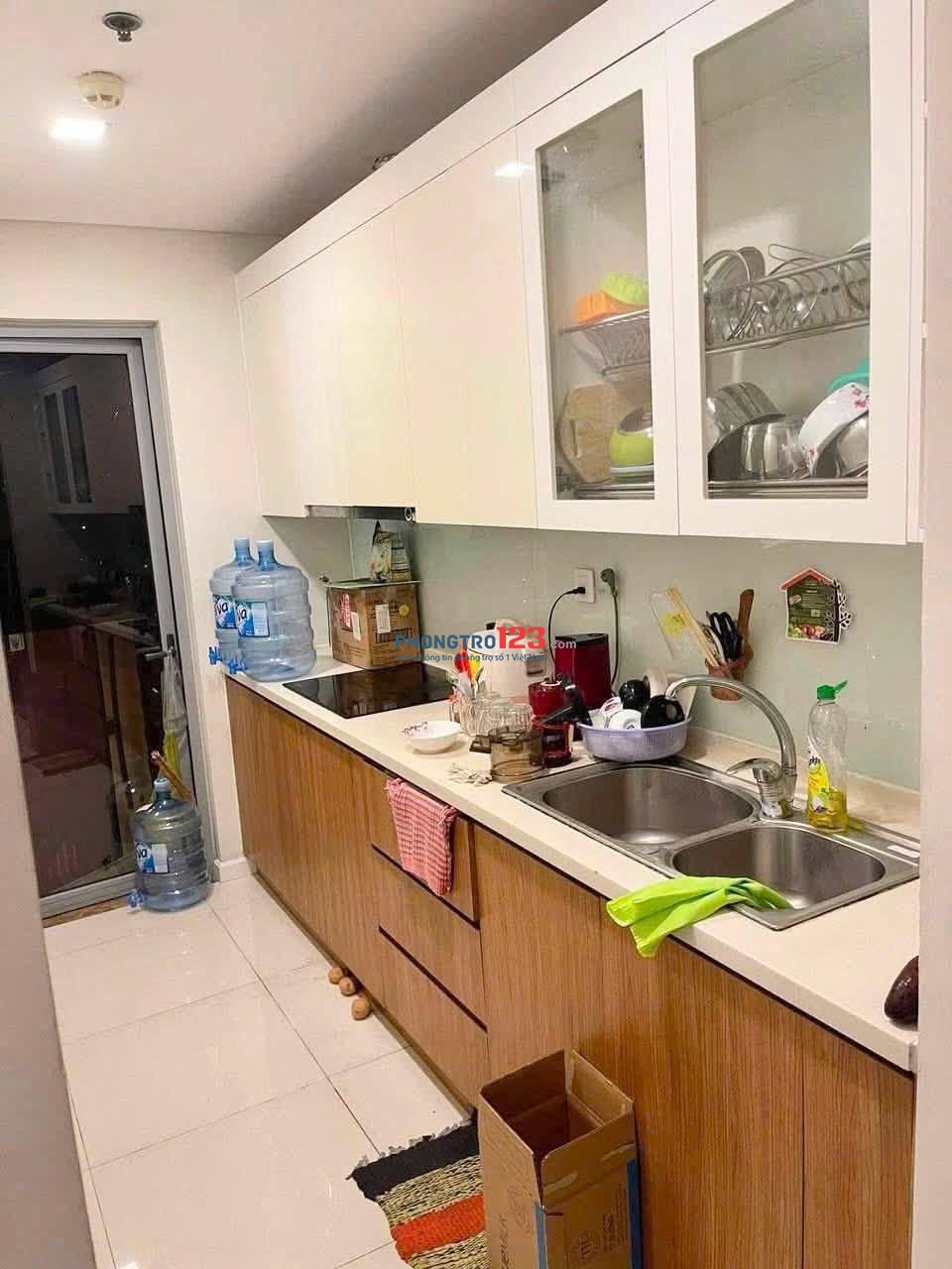 Carillon 2 -Trịnh Đình Thảo, 2PN Full NT, 72m2 , Giá 10 triệu/th, có ban công.