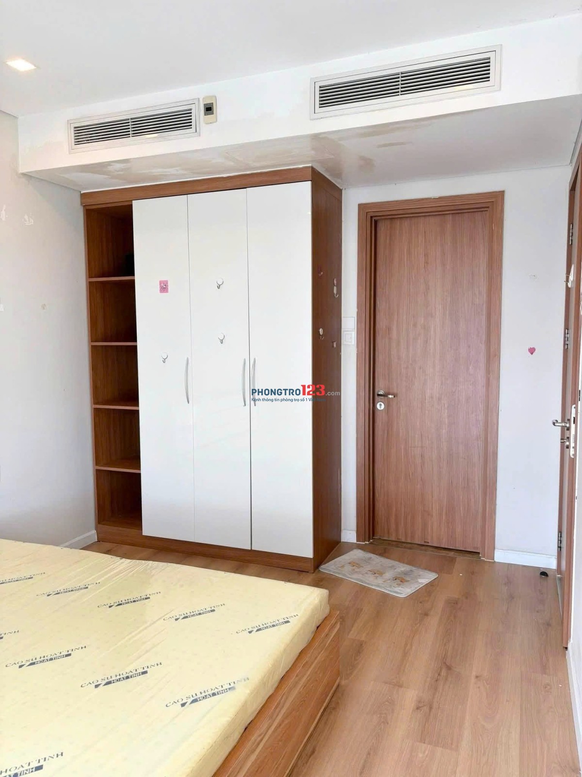 Carillon 2 -Trịnh Đình Thảo, 2PN Full NT, 72m2 , Giá 10 triệu/th, có ban công.