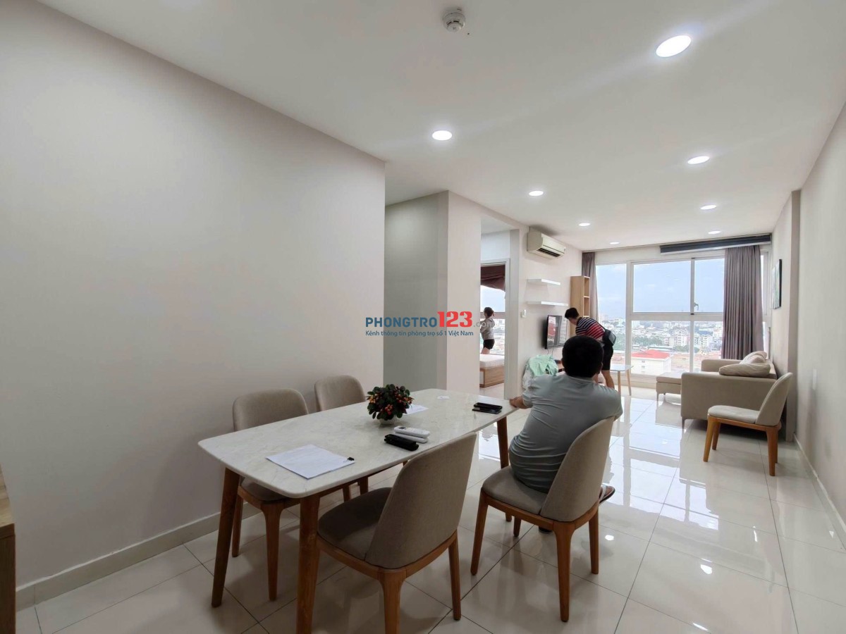 Central Plaza- Full NT, nhà mới, 2PN, Giá 14 triêu/th, 73m2 đang trống sẵn.