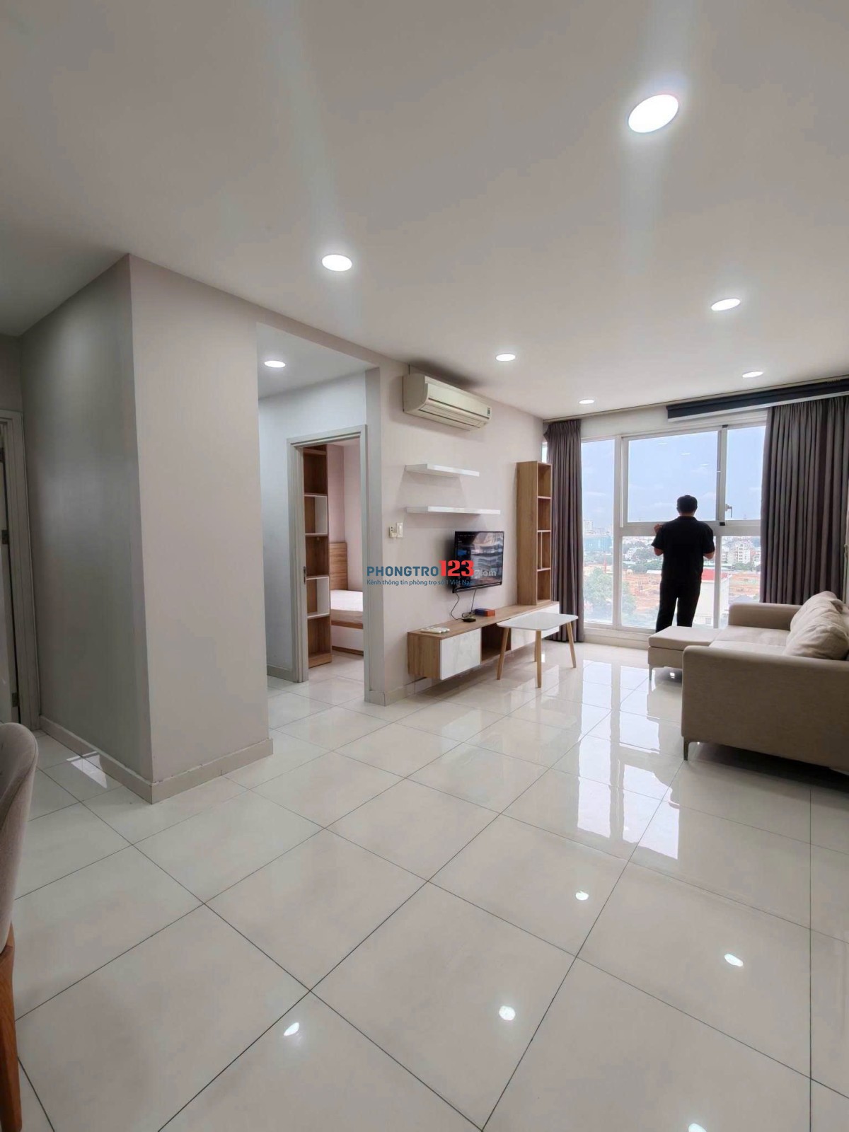 Central Plaza- Full NT, nhà mới, 2PN, Giá 14 triêu/th, 73m2 đang trống sẵn.
