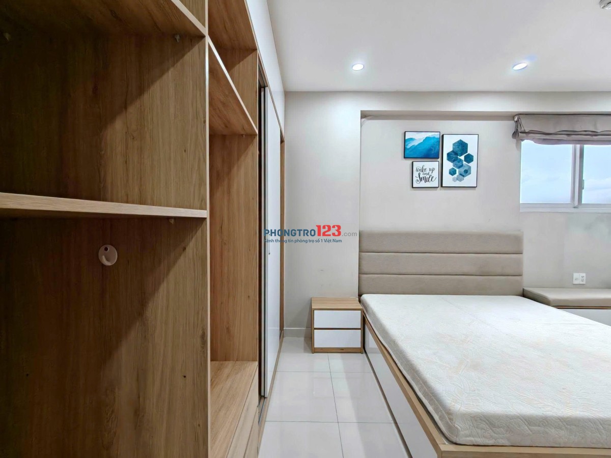 Central Plaza- Full NT, nhà mới, 2PN, Giá 14 triêu/th, 73m2 đang trống sẵn.