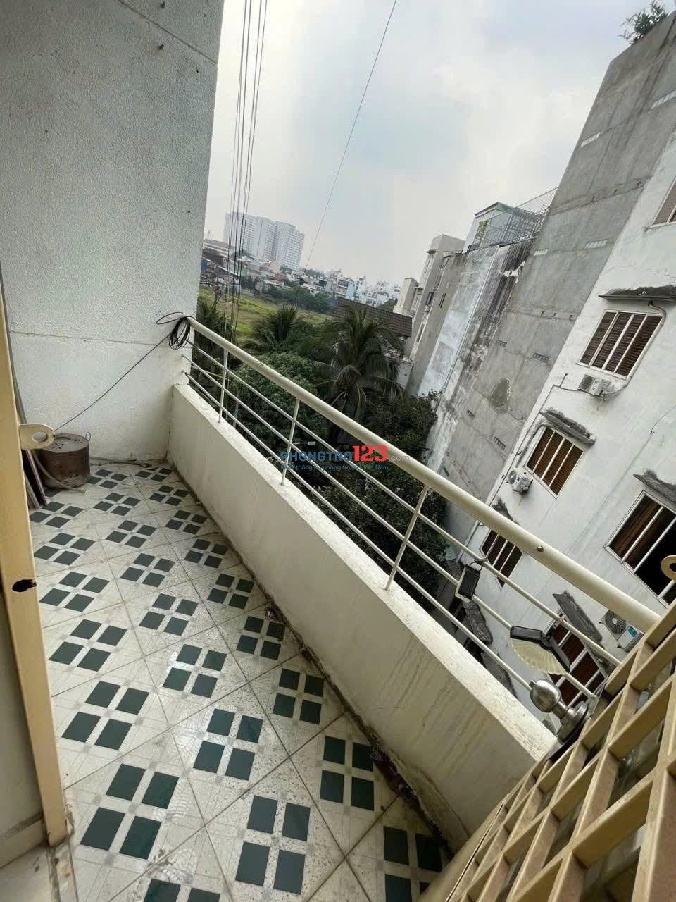 Chung cư Trường Sa-Quận 3, Ko Nội Thất, ban công 2PN, 85m2, giá 10tr/th