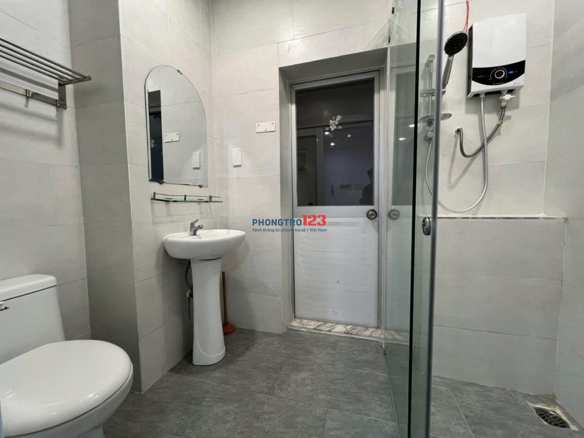 Cho thuê căn hộ saigonres Plaza 3PN nội thất cao cấp giá 16 Tr/th.
