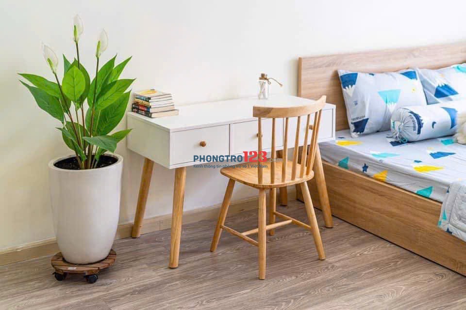 Cho thuê căn hộ có máy giặt riêng, ban công lớn gần ngã tư Phú Nhuận