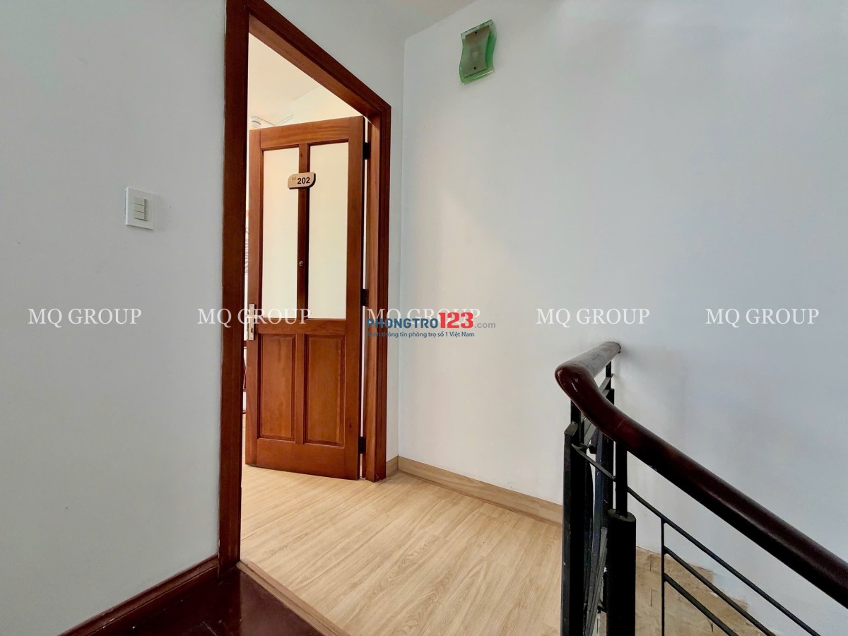 FULL NỘI THẤT TÁCH BẾP BAN CÔNG SIÊU RỘNG TRUNG TÂM LÊ VĂN SỸ DI CHUYỂN TIỆN NGHI