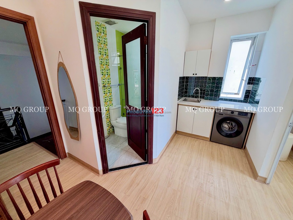 FULL NỘI THẤT TÁCH BẾP BAN CÔNG SIÊU RỘNG TRUNG TÂM LÊ VĂN SỸ DI CHUYỂN TIỆN NGHI