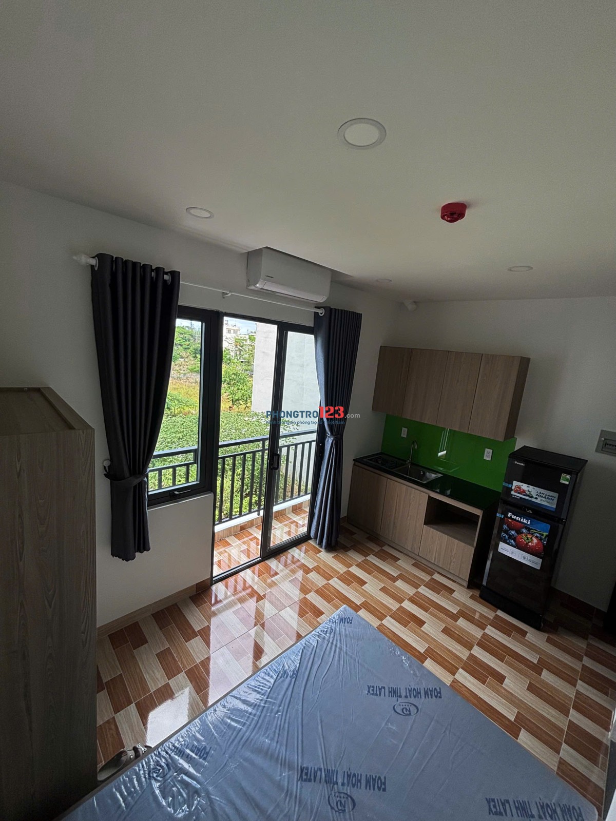 Chdv Cát Lái gần citisoho ngay umt, Giá 4tr3 full nt có ban công (1/9 ở được)