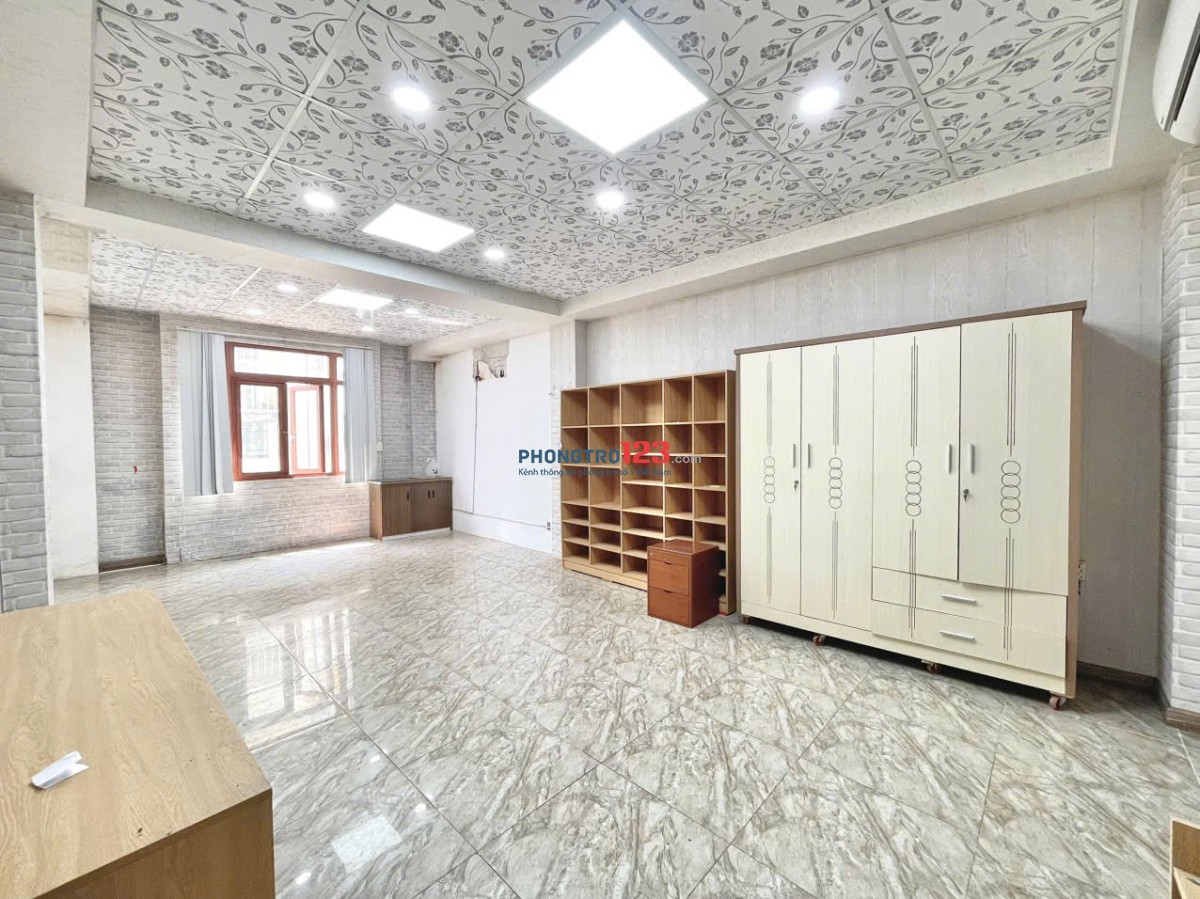 Cho thuê phòng 65m² ở 5-6 người, cửa sổ trời, thang máy – Nơ Trang Long, Bình Thạnh | Gần VLU, IUH