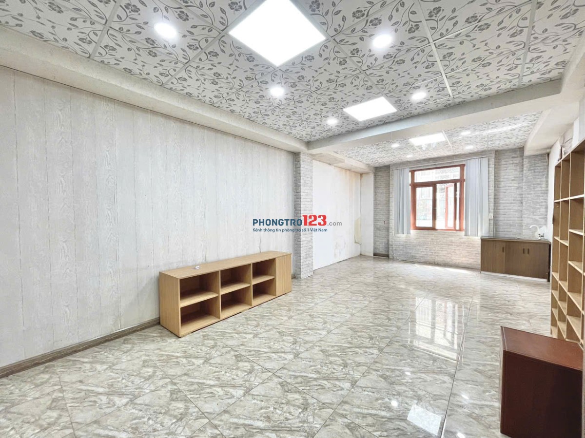 Cho thuê phòng 65m² ở 5-6 người, cửa sổ trời, thang máy – Nơ Trang Long, Bình Thạnh | Gần VLU, IUH