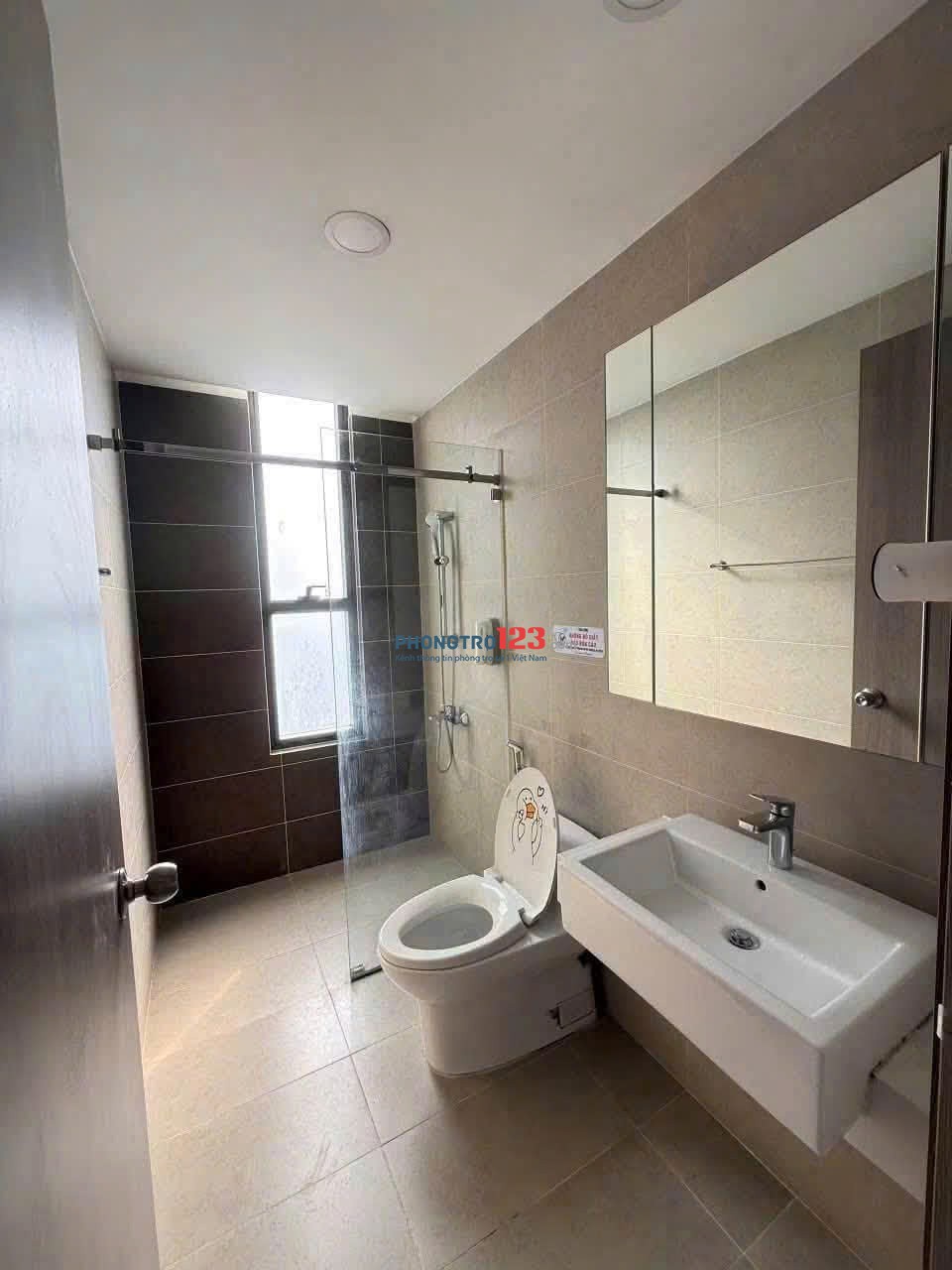 Cho thuê C/c Ruby Garden - Full nội thất 90m2 giá 10.5 tr/th, nhà trống sẵn.