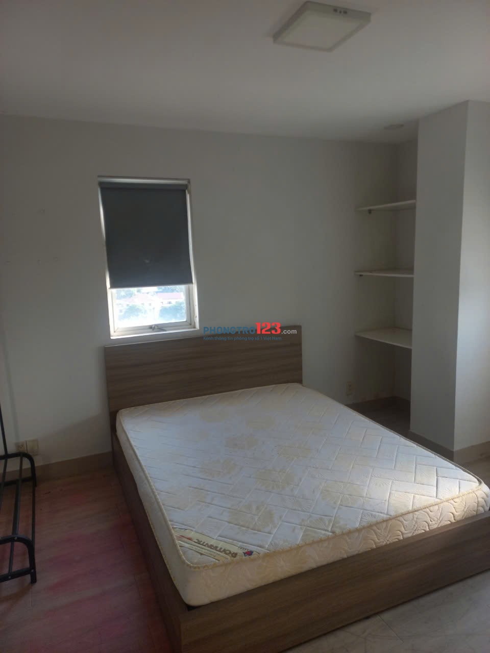 Căn 3p ngủ-97m2- nội thất,giá 15tr/th -C/c Hoa sen- 262 Lạc Long Quân