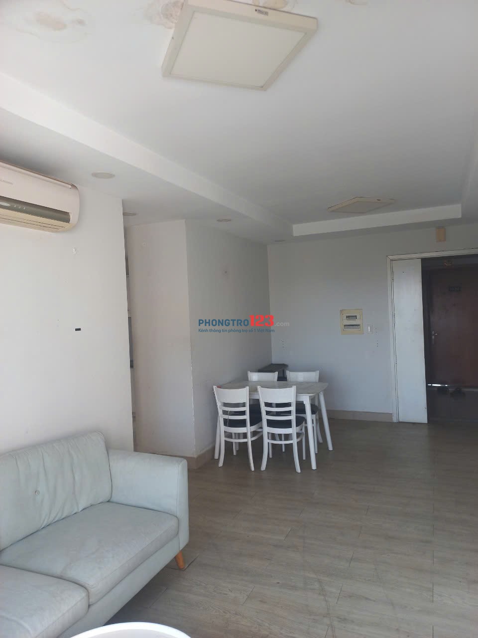 Căn 3p ngủ-97m2- nội thất,giá 15tr/th -C/c Hoa sen- 262 Lạc Long Quân