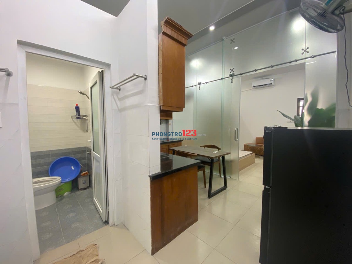 Cho thuê CHDV Trường Chinh, Tân bình - full nội thất, tách bếp, máy giặt riêng, giá 5,8tr - 6,5tr.