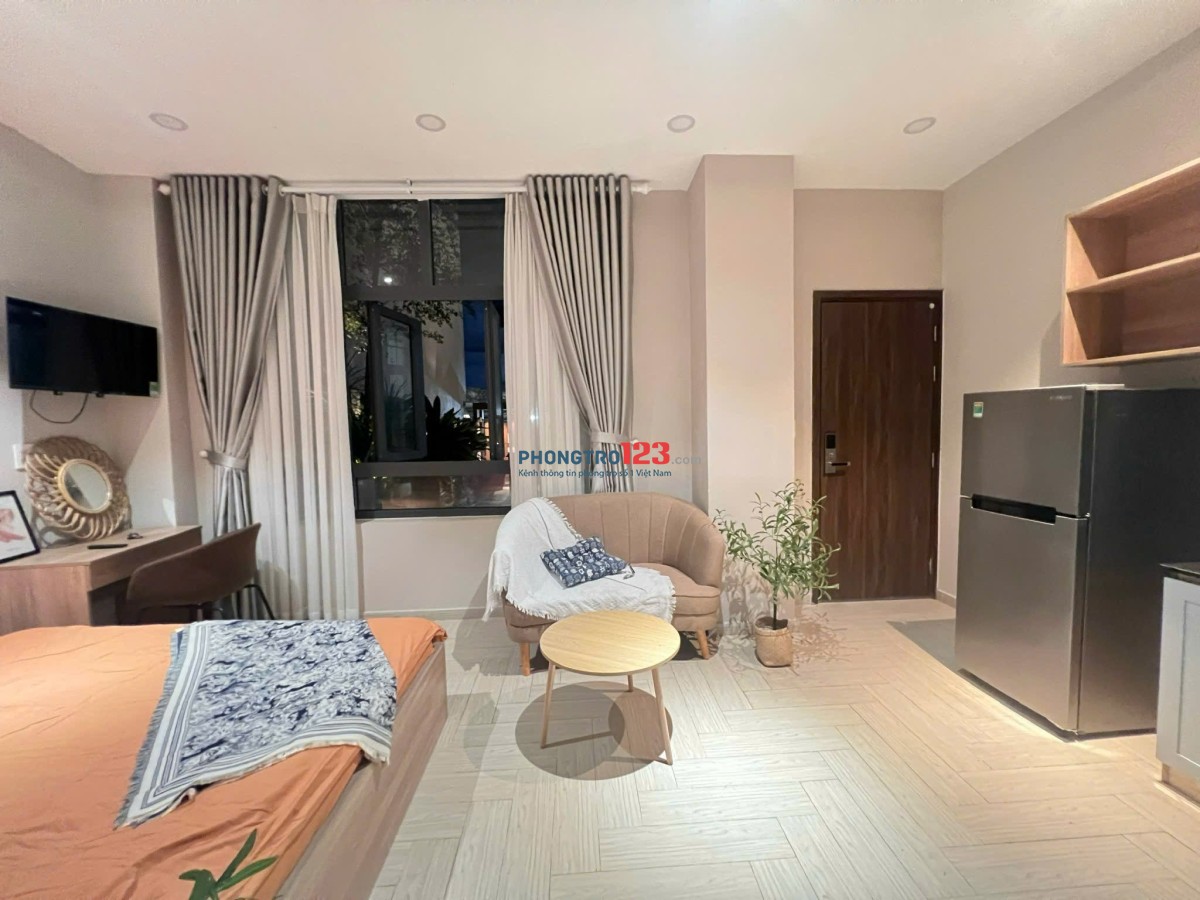 PHÒNG FULL NỘI THẤT CỬA SỔ LỚN NƠ TRANG LONG SIÊU THOÁNG RỘNG DỌN VÀO Ở NGAY KHU VỰC TRUNG TÂM