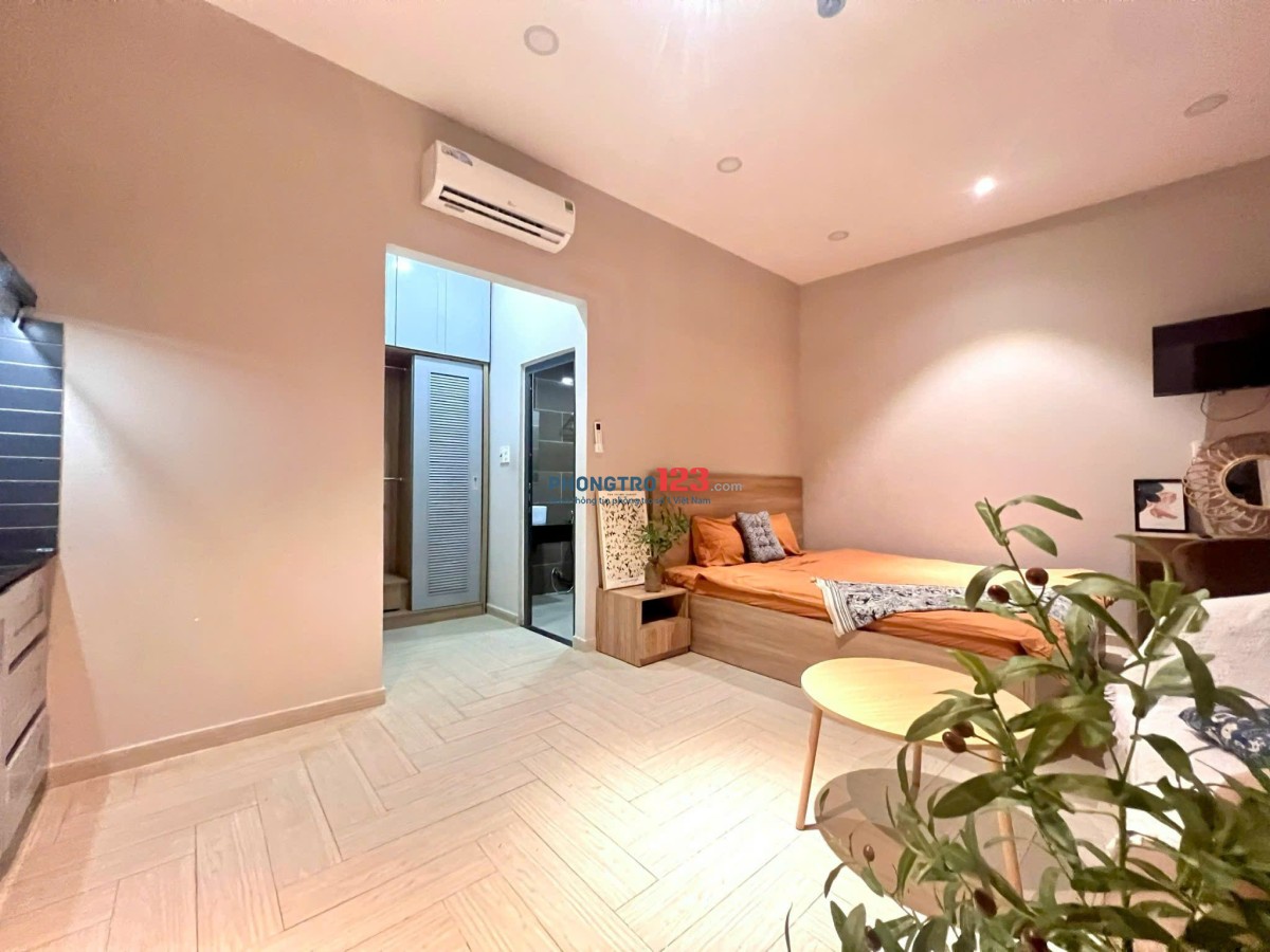PHÒNG FULL NỘI THẤT CỬA SỔ LỚN NƠ TRANG LONG SIÊU THOÁNG RỘNG DỌN VÀO Ở NGAY KHU VỰC TRUNG TÂM