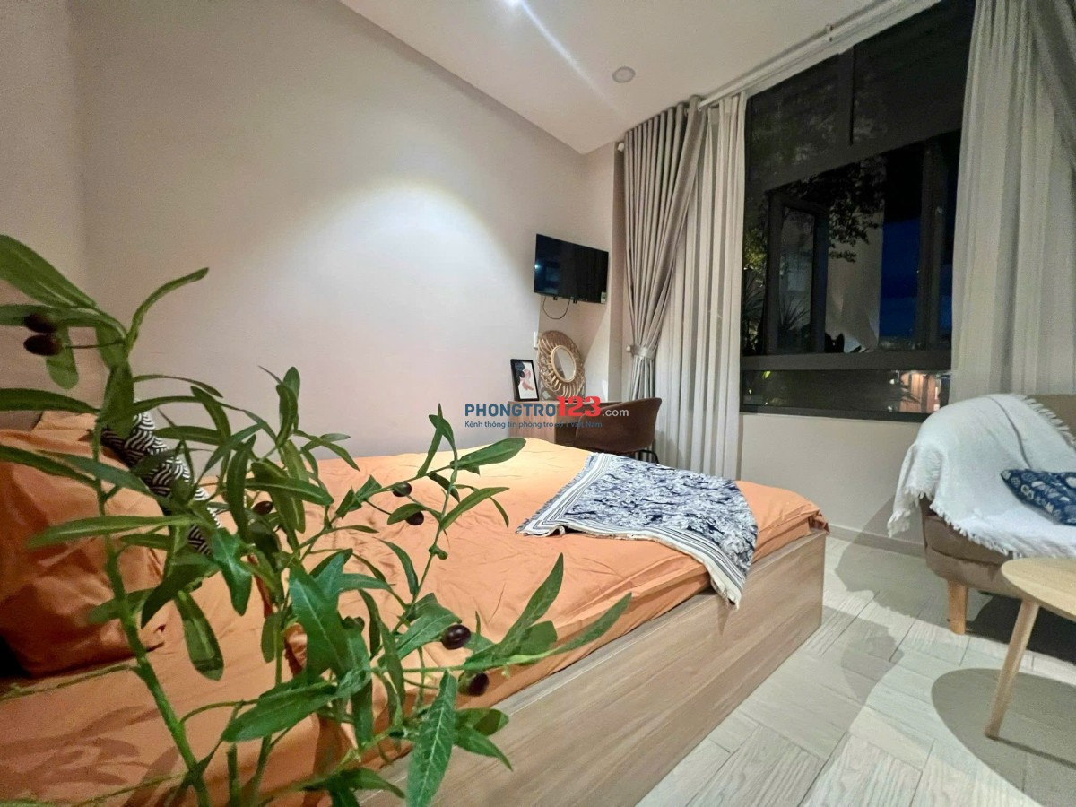 PHÒNG FULL NỘI THẤT CỬA SỔ LỚN NƠ TRANG LONG SIÊU THOÁNG RỘNG DỌN VÀO Ở NGAY KHU VỰC TRUNG TÂM