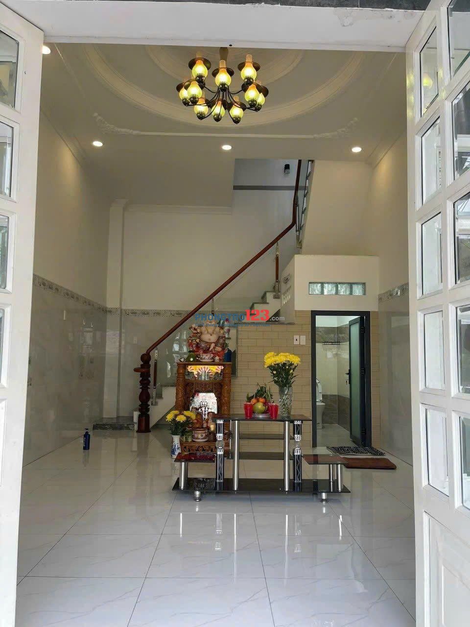 Nhà riêng 40m2,1 lầu, 2p ngủ,MBKD tầng trệt, Cô Bắc,- giá 14,5tr/tháng