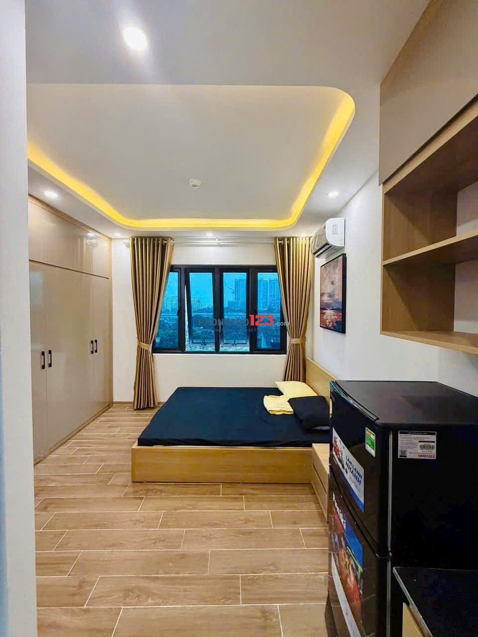 Full nội thất: giường, tủ, nóng lạnh, điều hoà, bàn trang điểm, tủ bếp, tủ lạnh, bếp từ, chăn ga gối