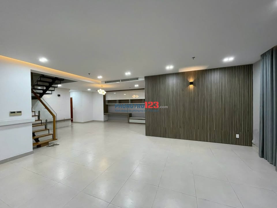 Cho thuê Duplex C/c cao cấp Sky Center, Phổ Quang - Dt: 195m, 3PN giá 21tr/tháng