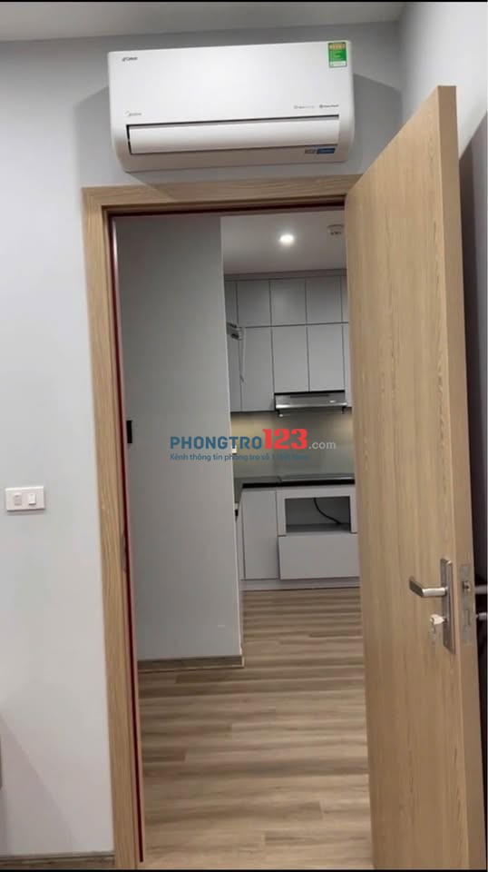 Cho thuê C/c Sky Center, căn 2PN giá 13tr5/th. Đ/c: 16 Phổ Quang, ph.Tân Sơn Hoà