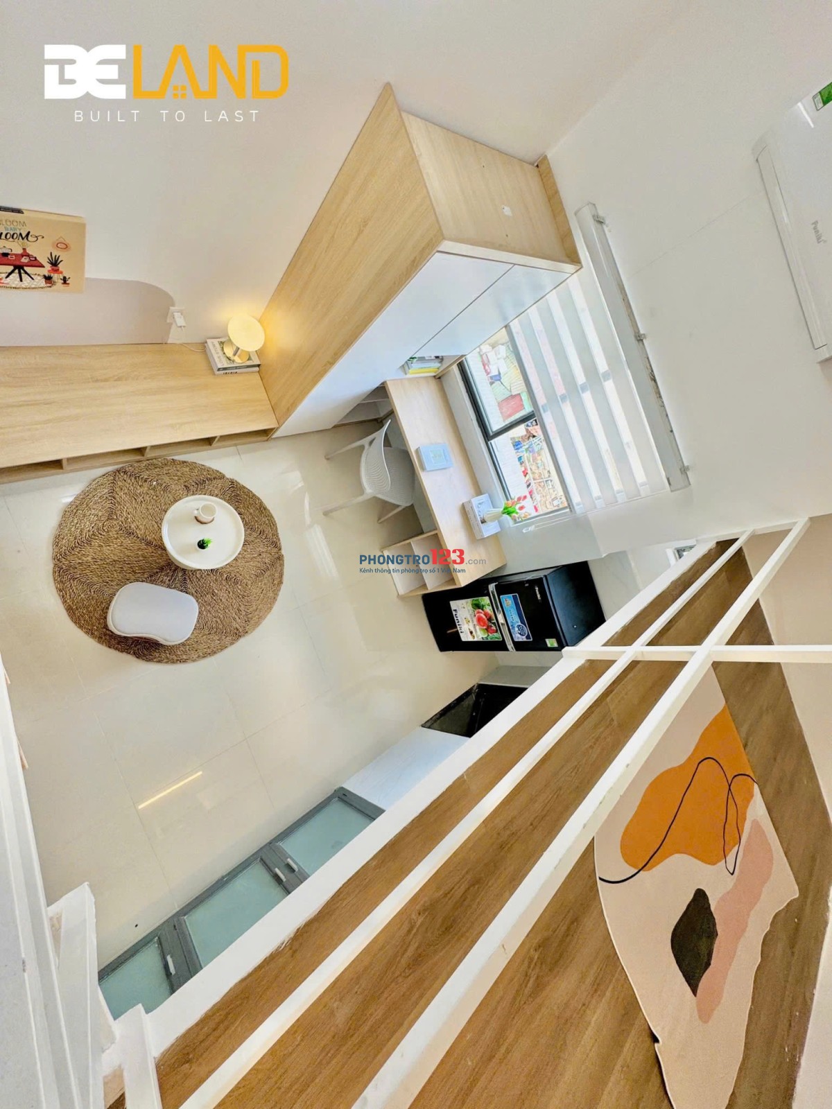 Duplex cửa sổ trời bình trưng tây, Q2