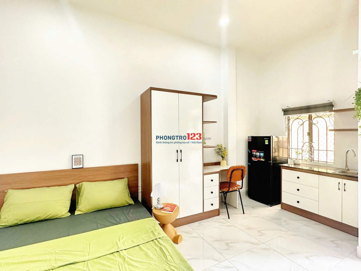PHÒNG 35m2 BAN CÔNG LỚN THOÁNG - RỘNG FULL NỘI THẤT NGAY HÀNG XANH - BẠCH ĐẰNG, BÌNH THẠNH