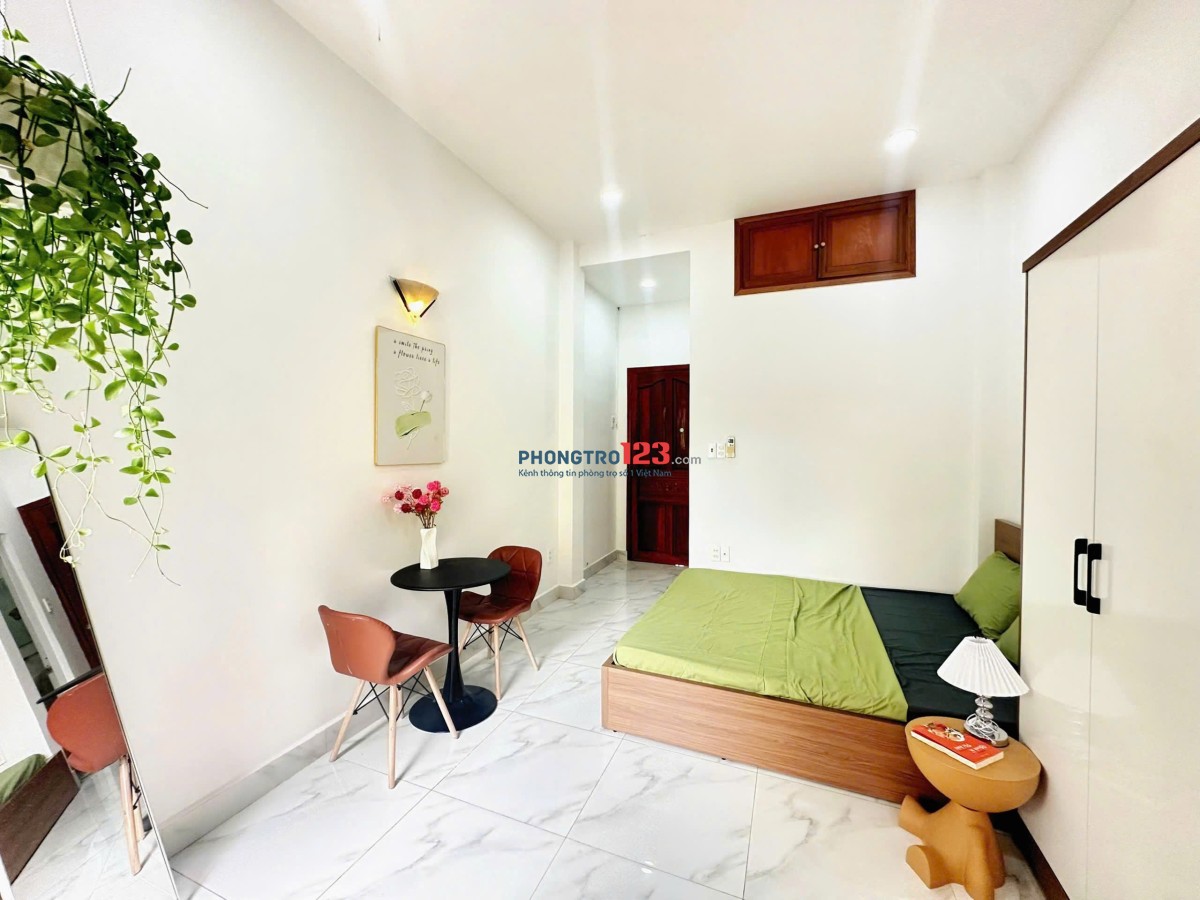 PHÒNG 35m2 BAN CÔNG LỚN THOÁNG - RỘNG FULL NỘI THẤT NGAY HÀNG XANH - BẠCH ĐẰNG, BÌNH THẠNH