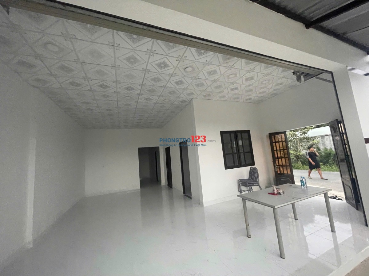 Nhà 2 mặt tiền, 124m2, 3 phòng ngủ, 1 phòng khách, 1 phòng bếp
