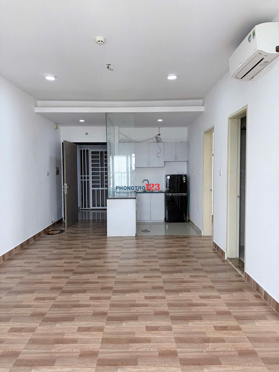 CHung cư Nhiêu Tứ, Hoa Sứ, PN: 2PN, NTCB, 60m2, 10 triệu