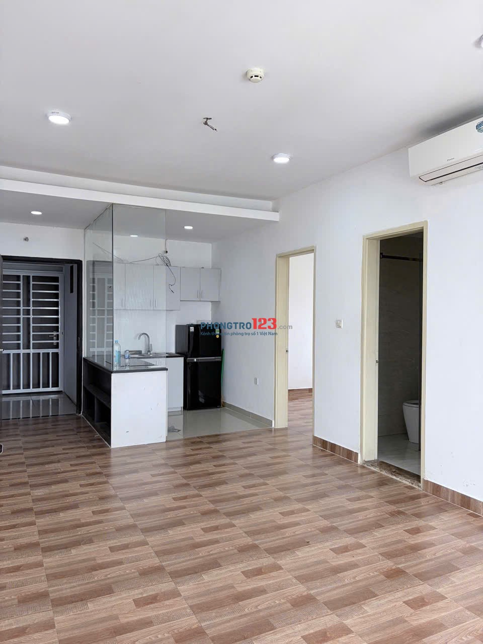 CHung cư Nhiêu Tứ, Hoa Sứ, PN: 2PN, NTCB, 60m2, 10 triệu