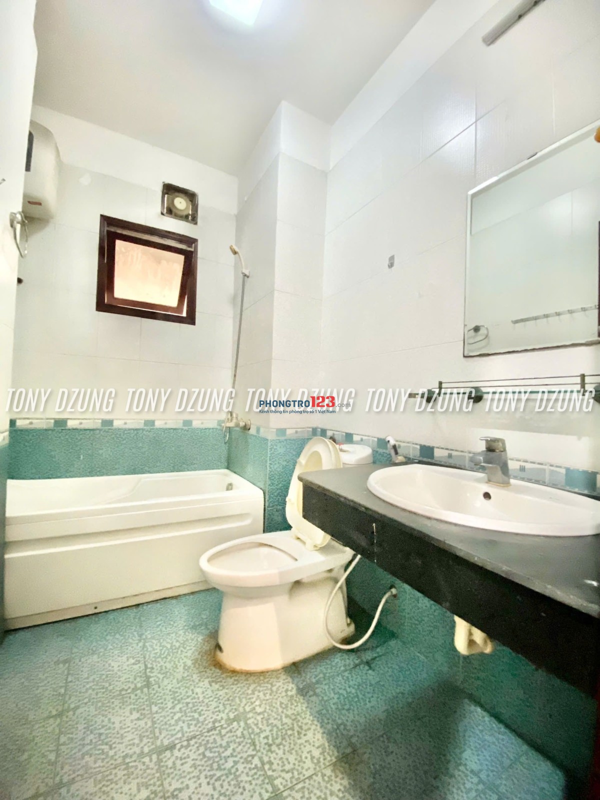 PHÒNG ĐẸP SẴN NỘI THẤT CƠ BẢN - CÓ MÁY LẠNH CỬA SỔ THOÁNG - NGAY GẦN DƯƠNG QUẢNG HÀM