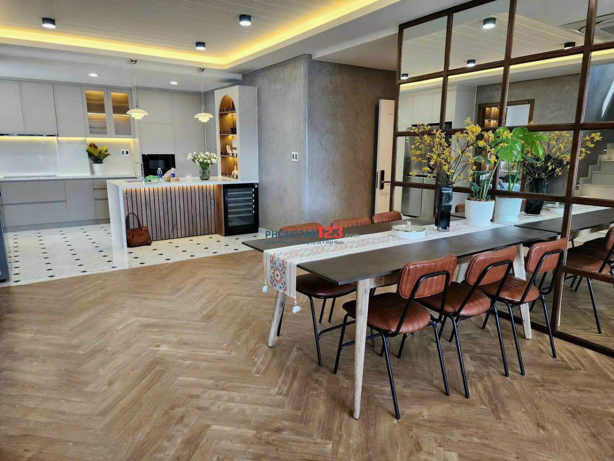Penthouse Satra Eximland -200m2 nội thất cao cấp 4PN, 3WC Giá thuê 49 Tr/th