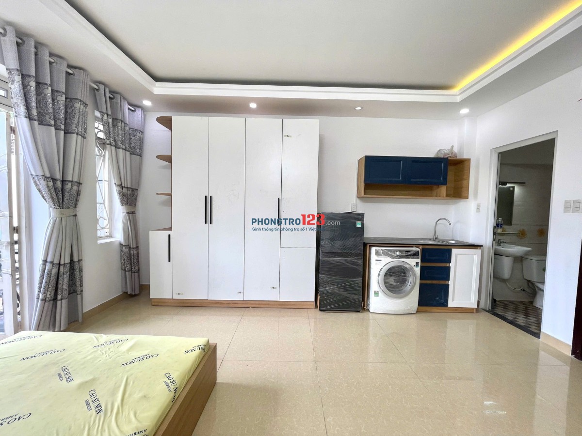 Cho thuê phòng siêu rộng ~50m², ban công lớn, máy giặt riêng – Phan Văn Trị, Bình Thạnh gần VLU, IUH