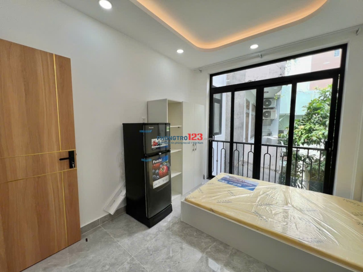 Cho thuê phòng có ban công, full nội thất, Bình Thạnh gần HIU, FTU, UTH, UEF
