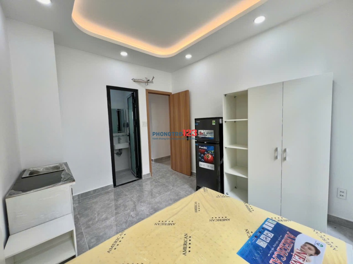 Cho thuê phòng có ban công, full nội thất, Bình Thạnh gần HIU, FTU, UTH, UEF