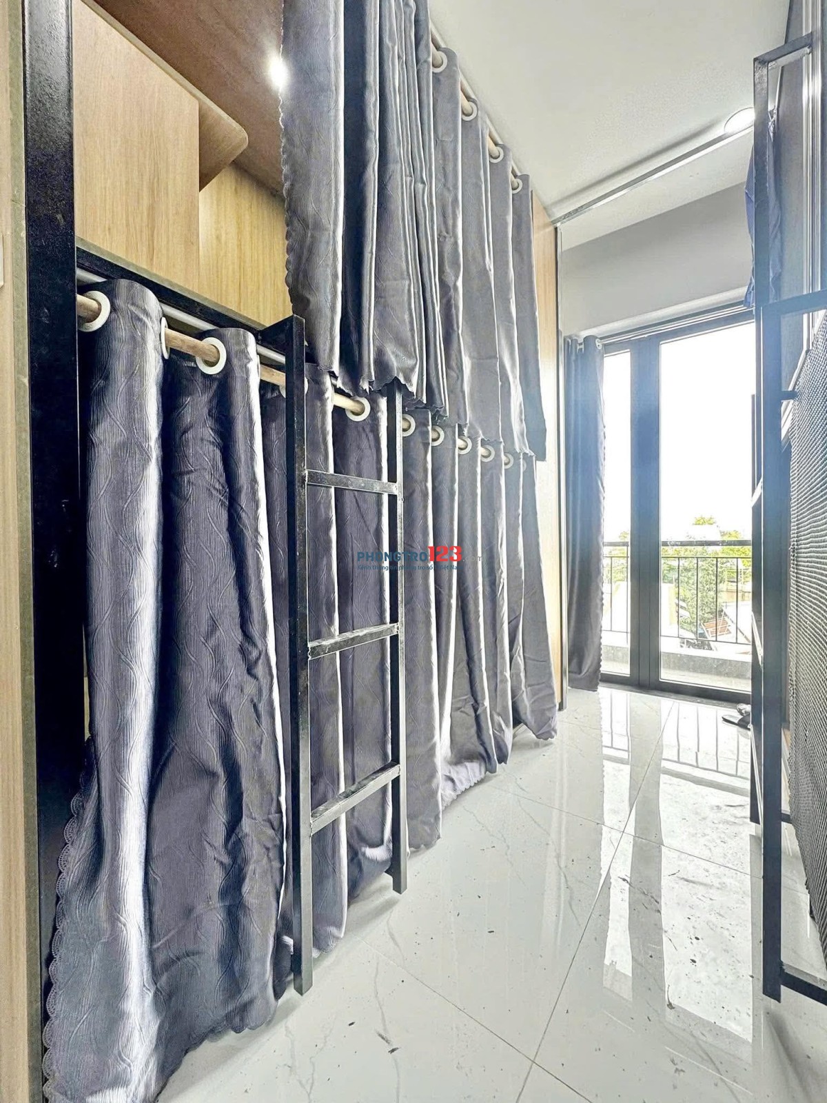 Gần CĐ CÔNG NGHỆ TPHCM - SLEEPBOX MỚI 100%–CÓ THANG MÁY + BAN CÔNG