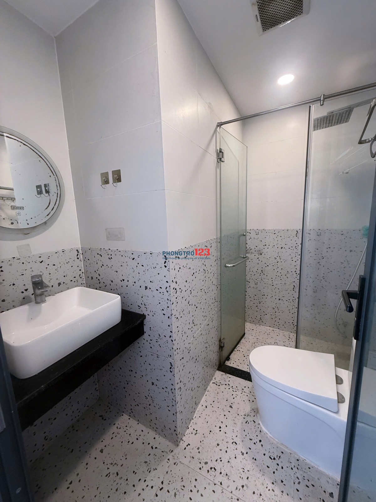 PHÒNG 35m2 RỘNG BAN CÔNG THOÁNG SẴN NỘI THẤT MỚI GIÁP QUẬN 1- PHAN XÍCH LONG, PHÚ NHUẬN