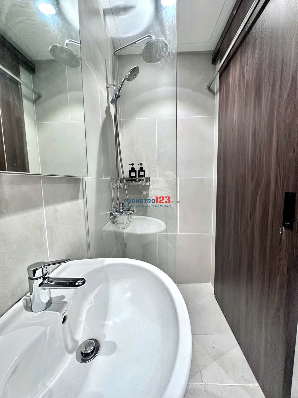 CĂN HỘ BAN CÔNG RỘNG CÓ THANG MÁY – NGUYỄN KIỆM SÁT CÔNG VIÊN GIA ĐỊNH