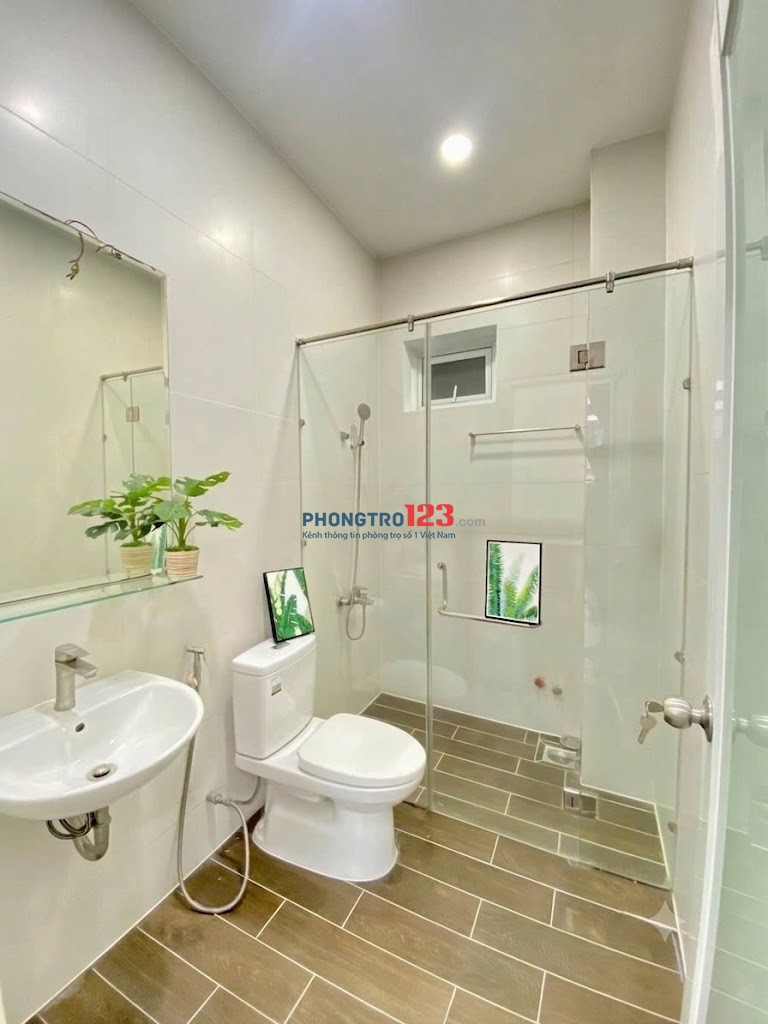 CHÍNH CHỦ CHO THUÊ PHÒNG CỬA SỔ BAN CÔNG THANG MÁY KẾ BÊN CHỢ BÌNH ĐIỀN, ĐH KINH TẾ, ĐH VĂN HIẾN